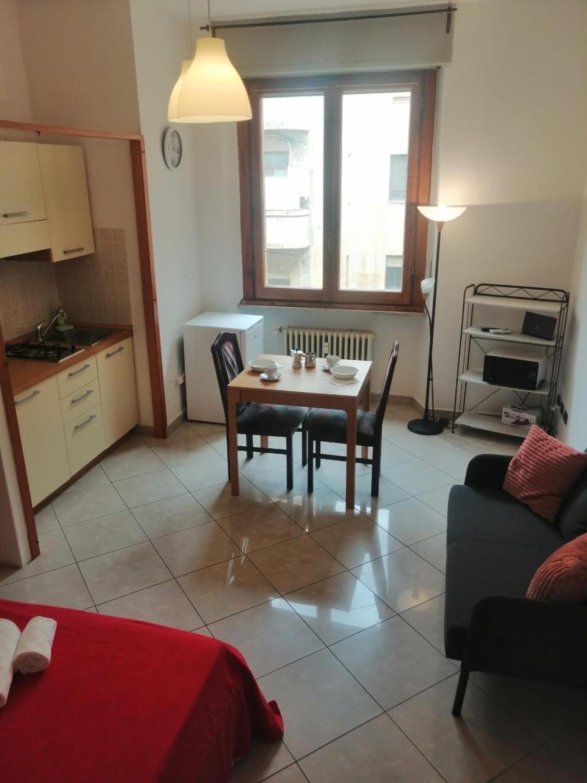 Apartment In Front Of The Train Station! Florence Exterior photo
