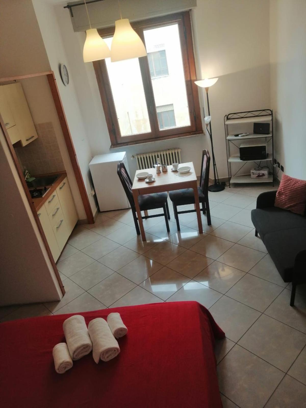 Apartment In Front Of The Train Station! Florence Exterior photo